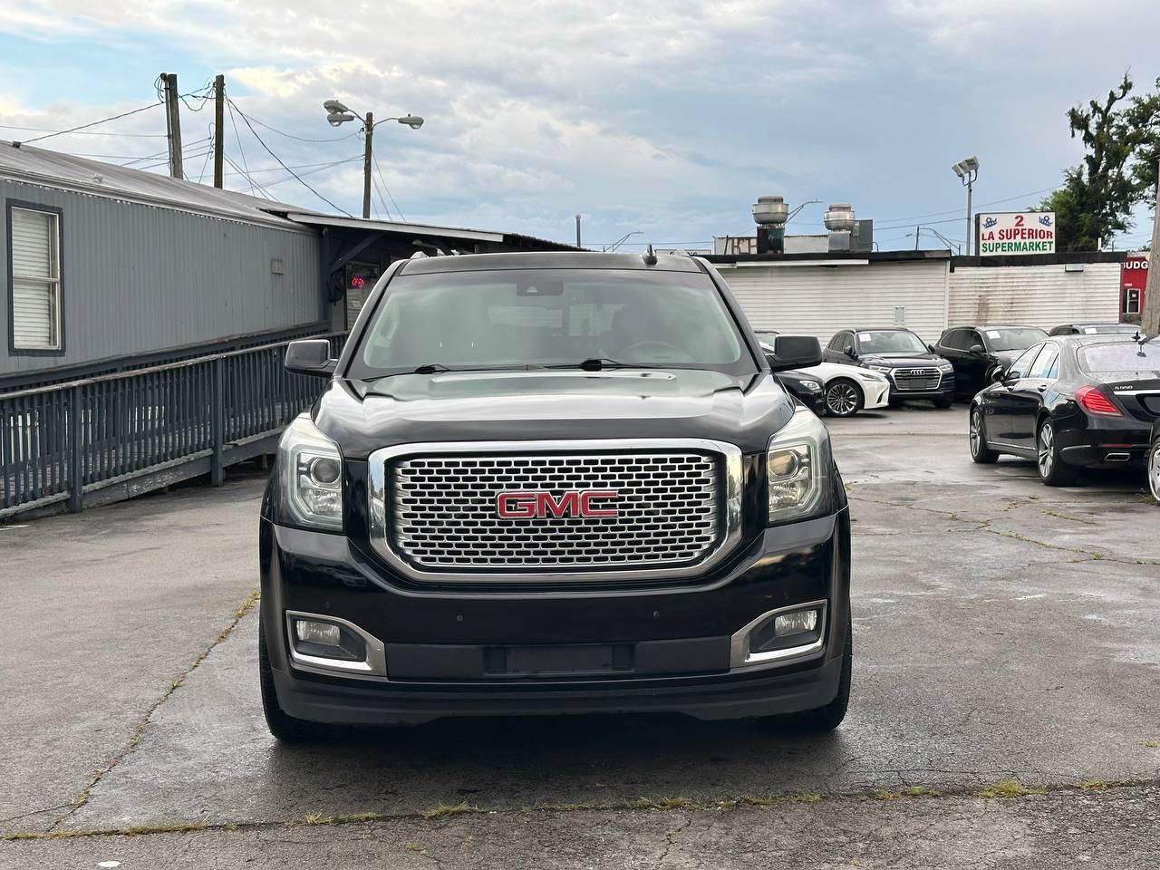 GMC Yukon Denali 4WD 2015