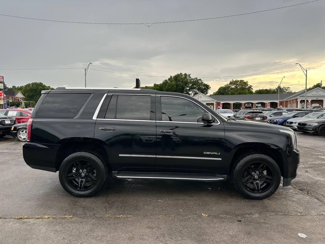 GMC Yukon Denali 4WD 2015