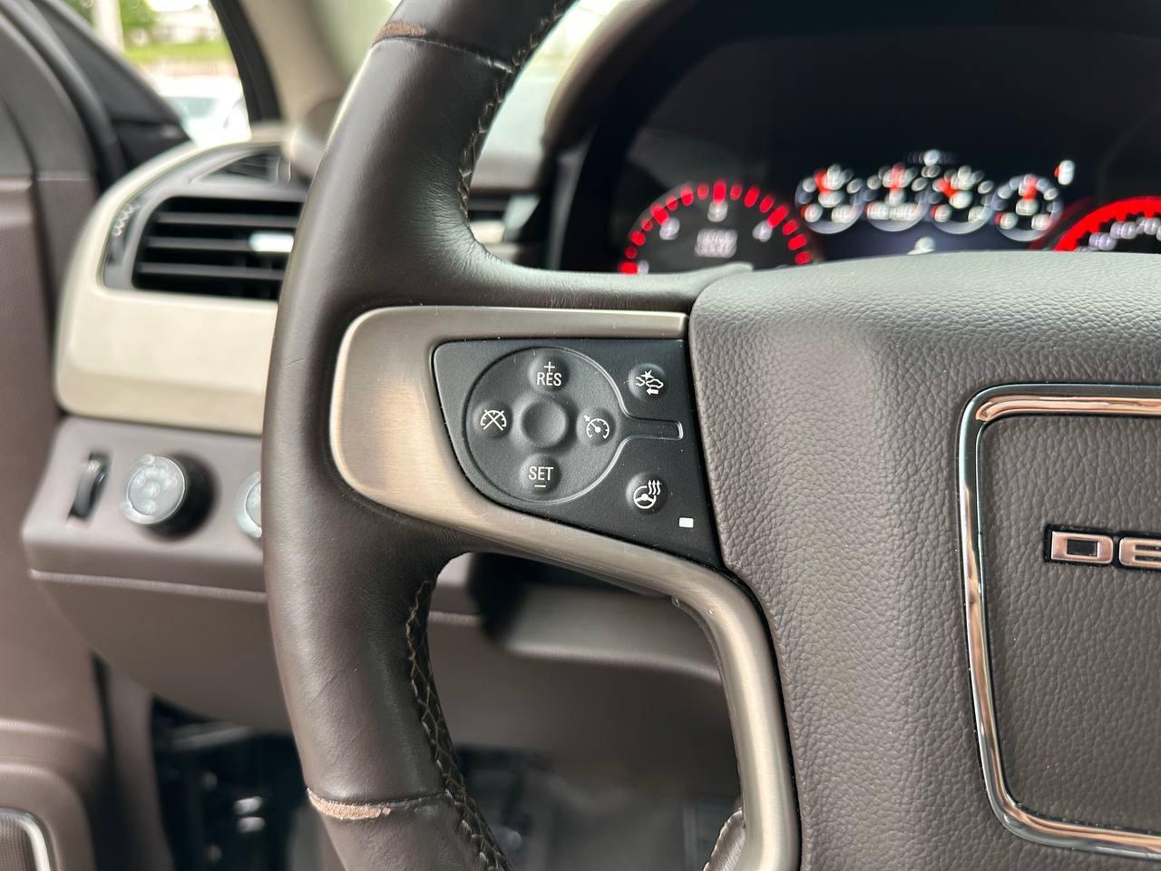 GMC Yukon Denali 4WD 2015