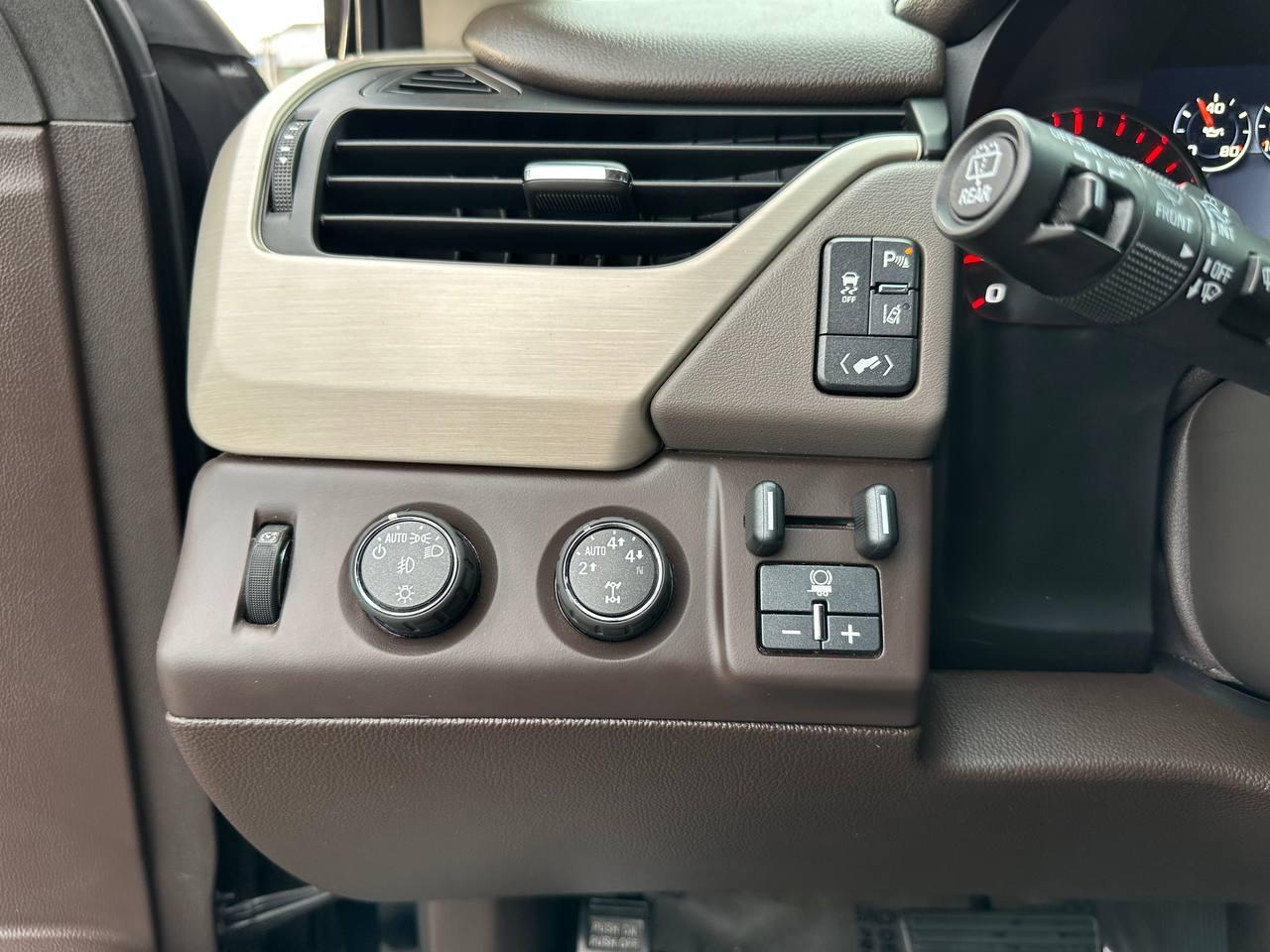 GMC Yukon Denali 4WD 2015