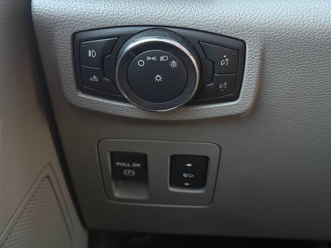 Ford F-150 XLT SuperCrew 5.5-ft. Bed 2WD 2015