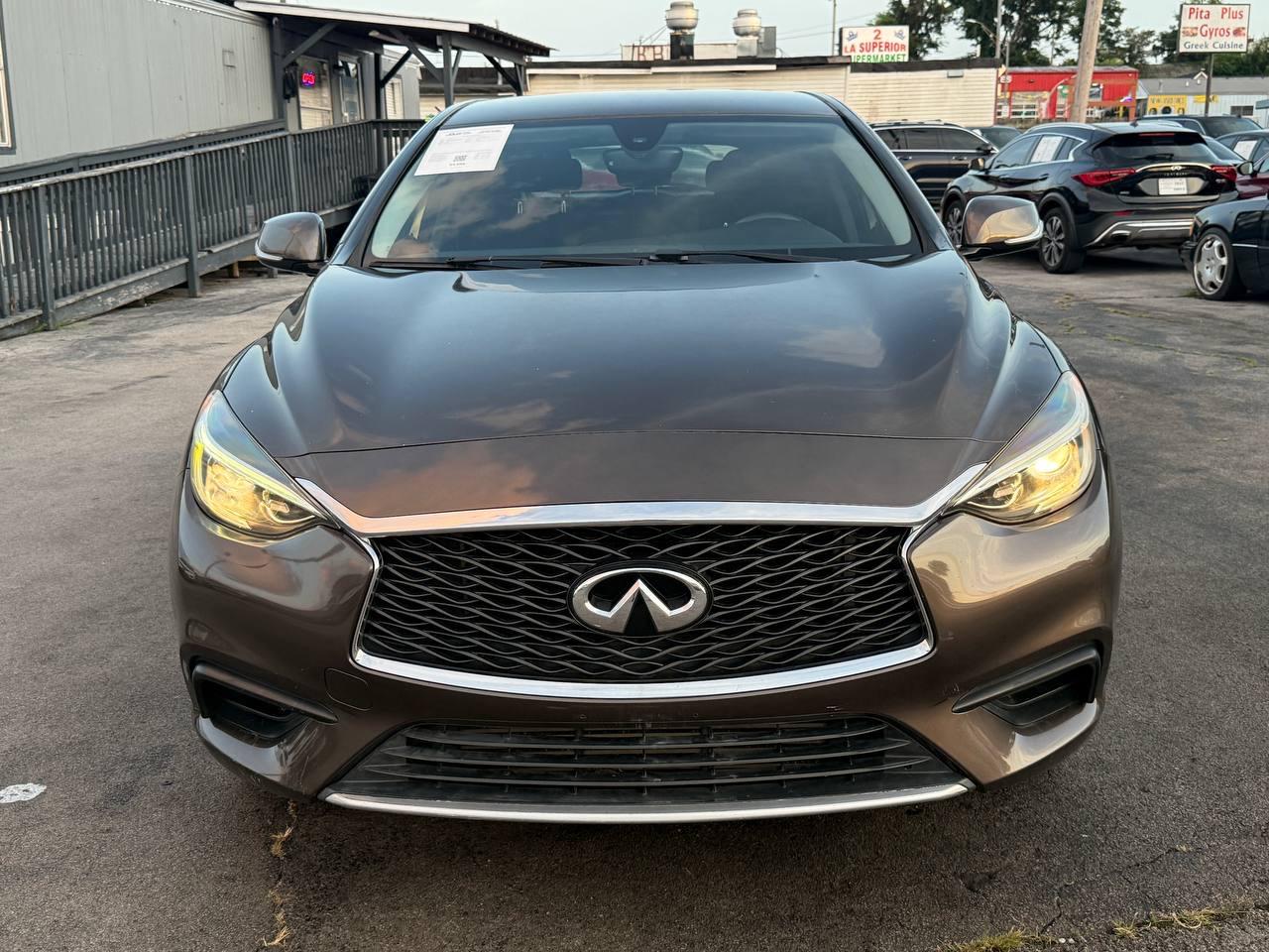 Infiniti QX30 Base 2017
