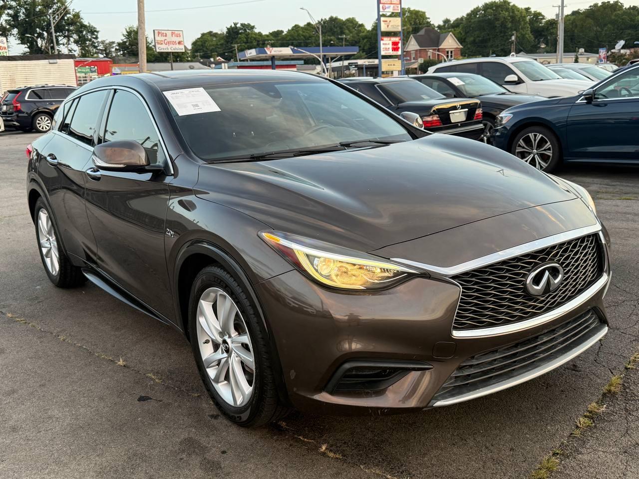 Infiniti QX30 Base 2017