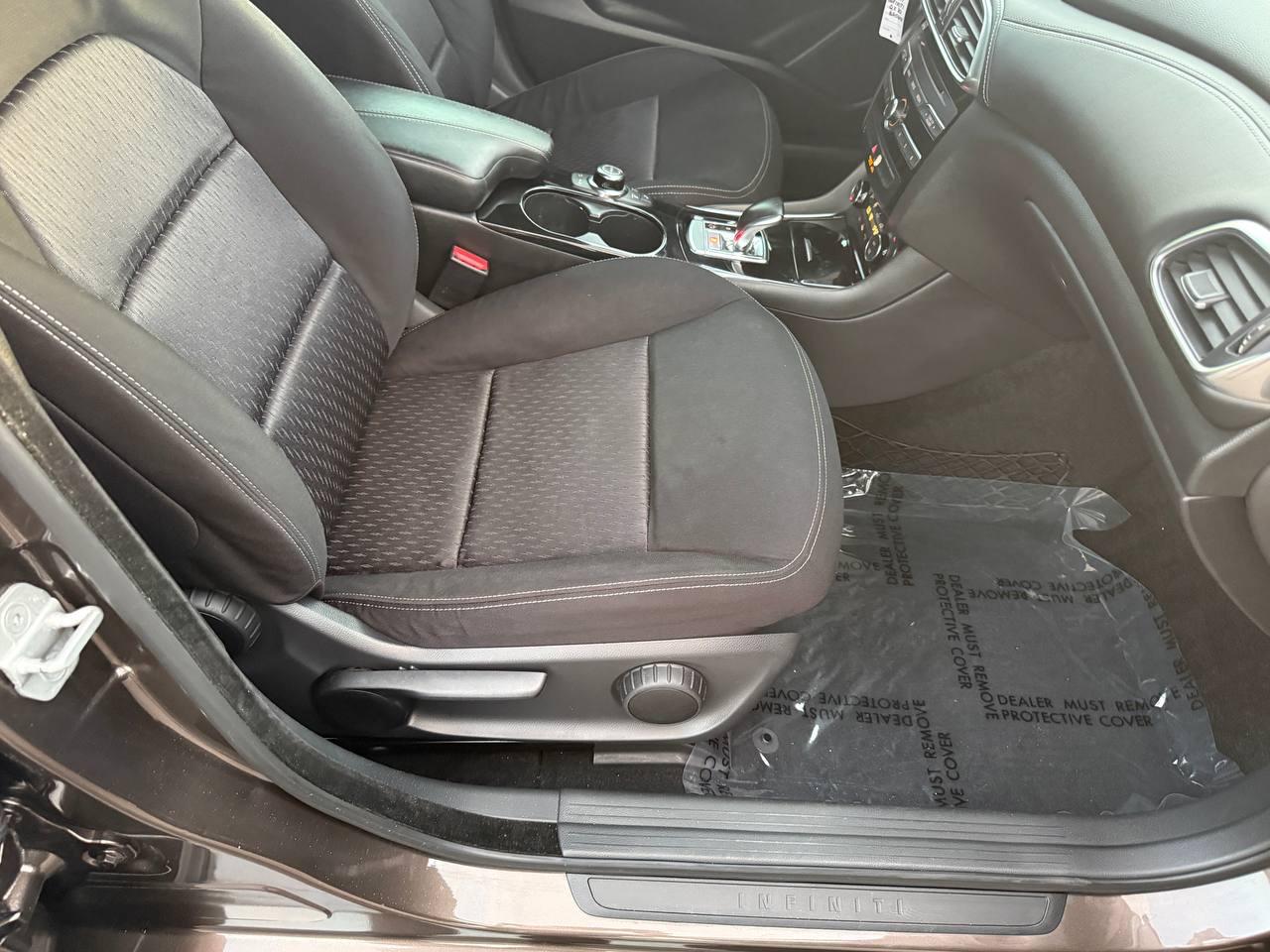 Infiniti QX30 Base 2017