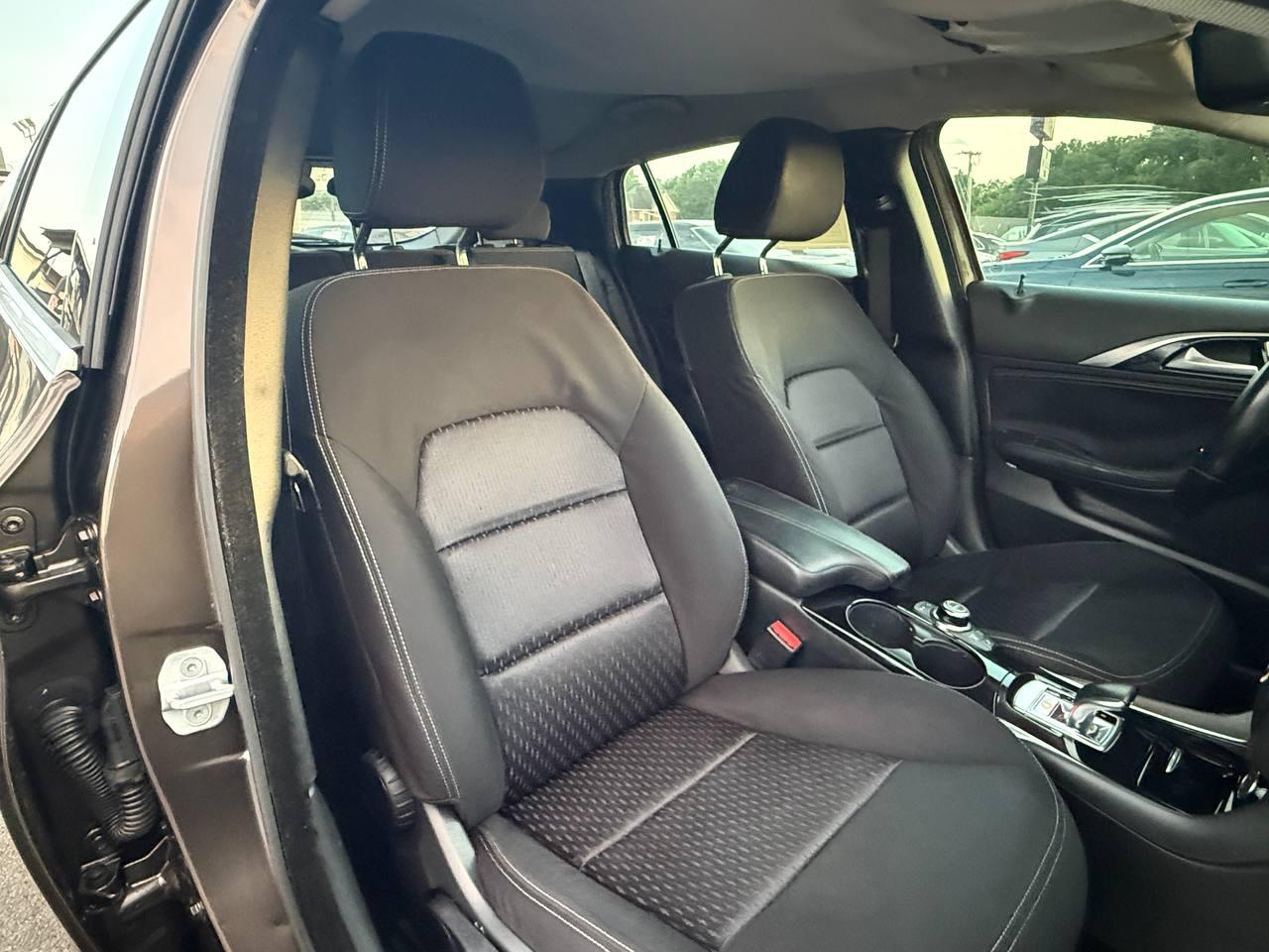 Infiniti QX30 Base 2017