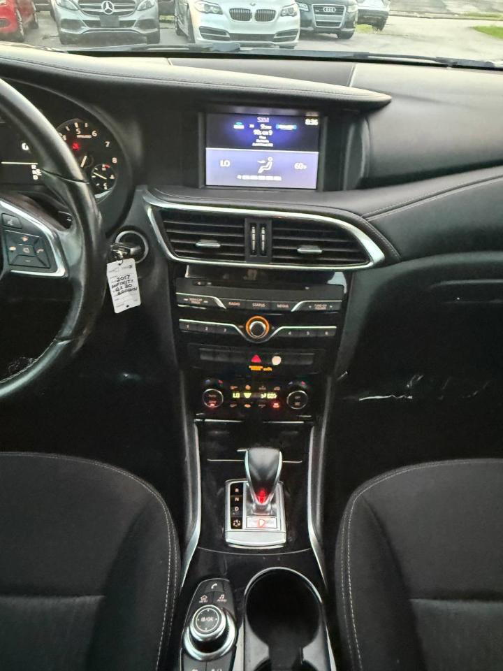 Infiniti QX30 Base 2017