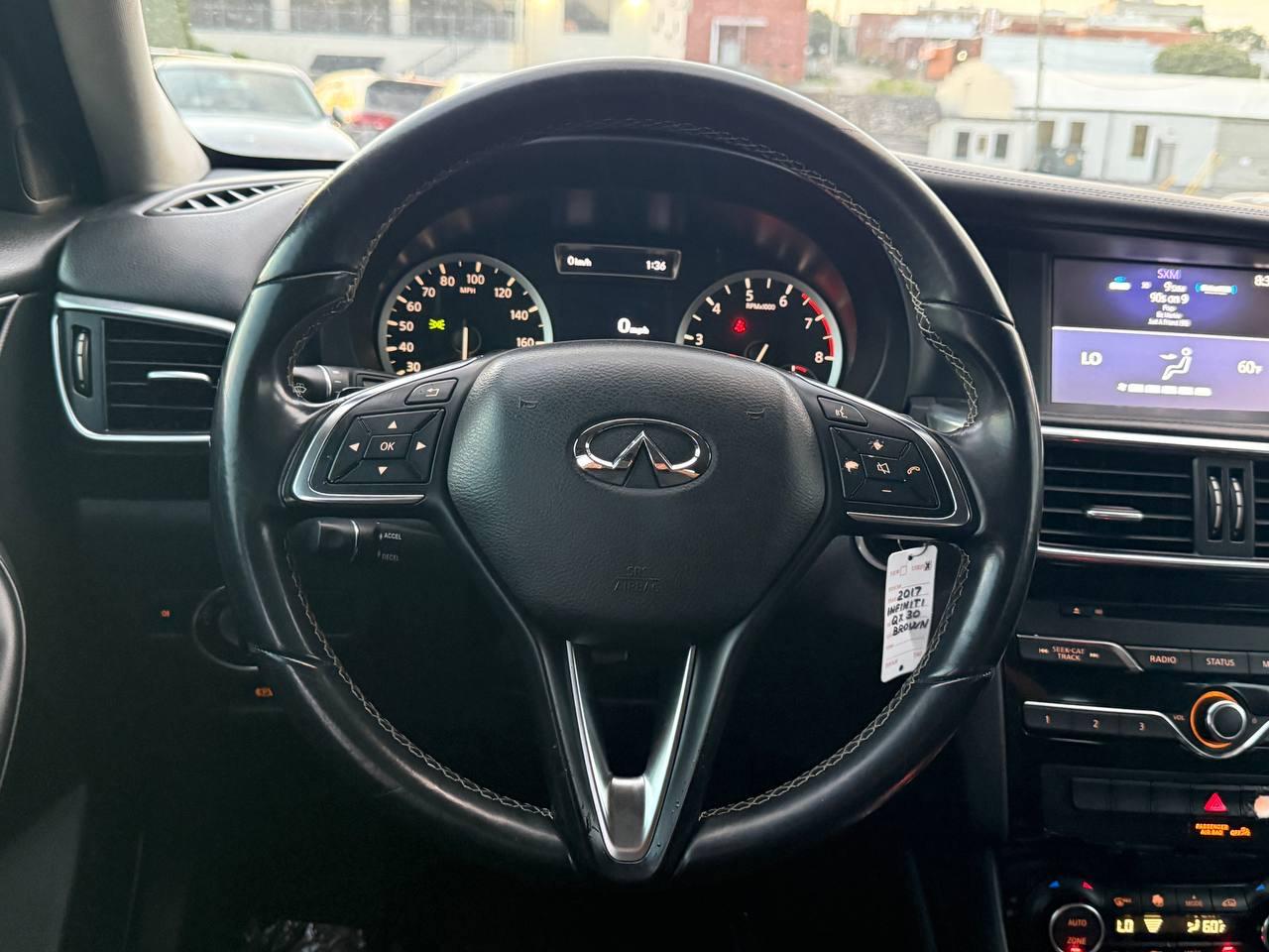 Infiniti QX30 Base 2017