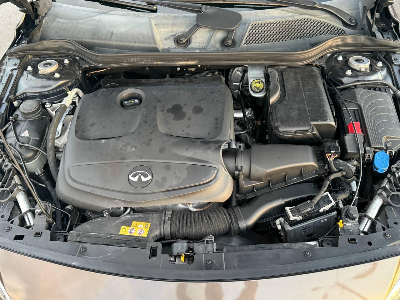 Infiniti QX30 Base 2017
