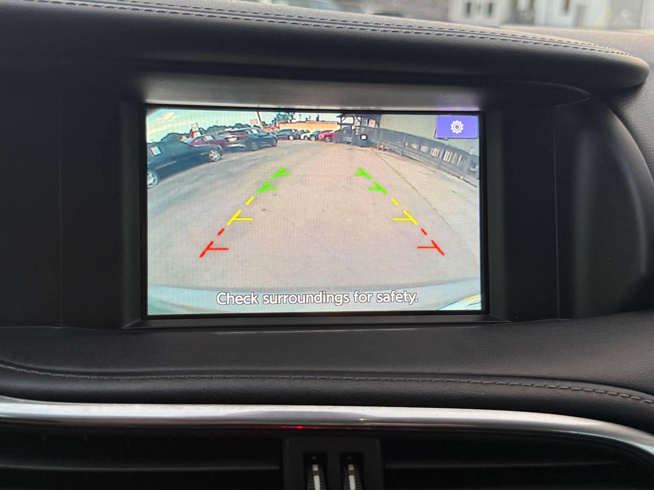 Infiniti QX30 Base 2017