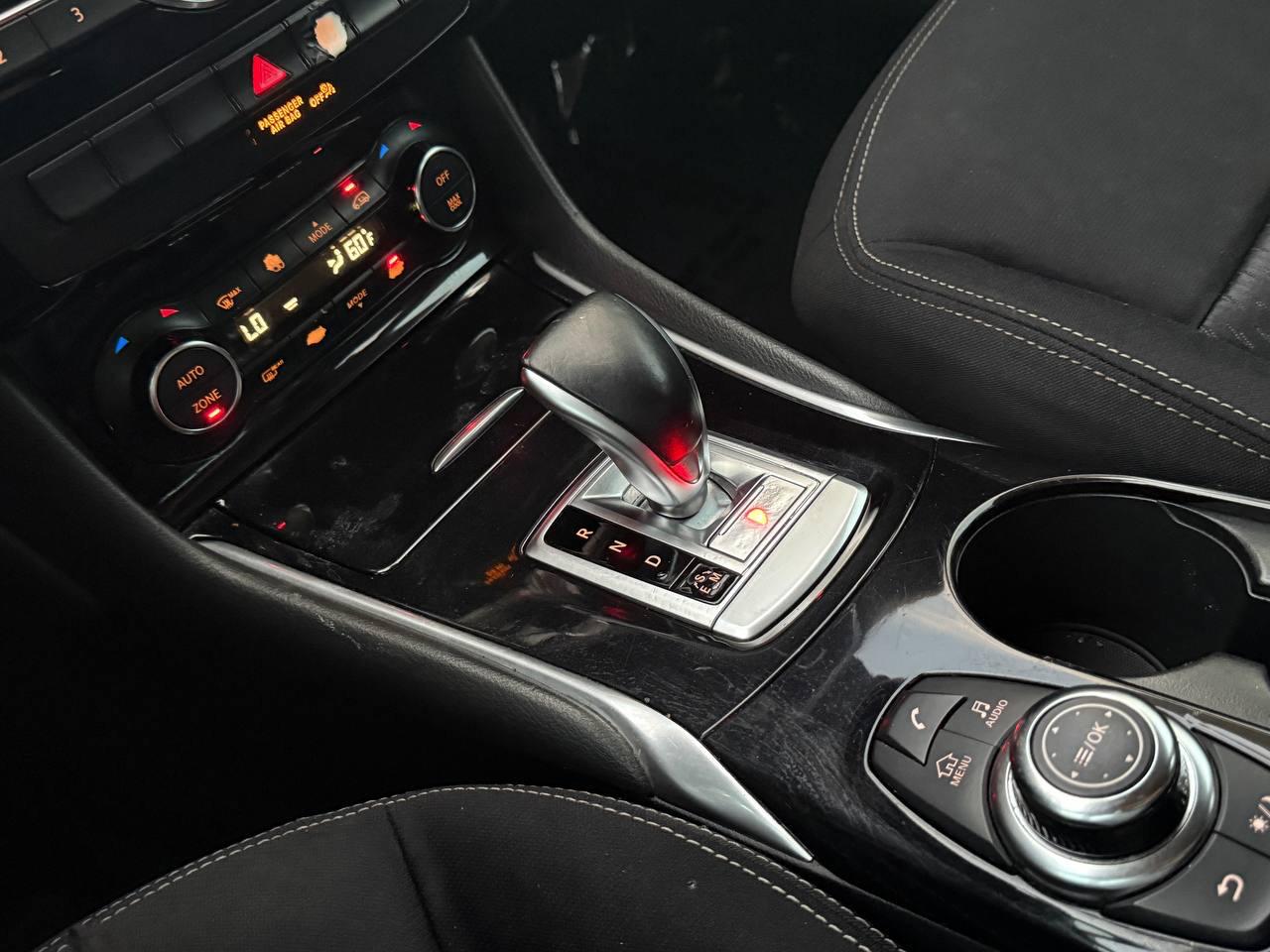 Infiniti QX30 Base 2017