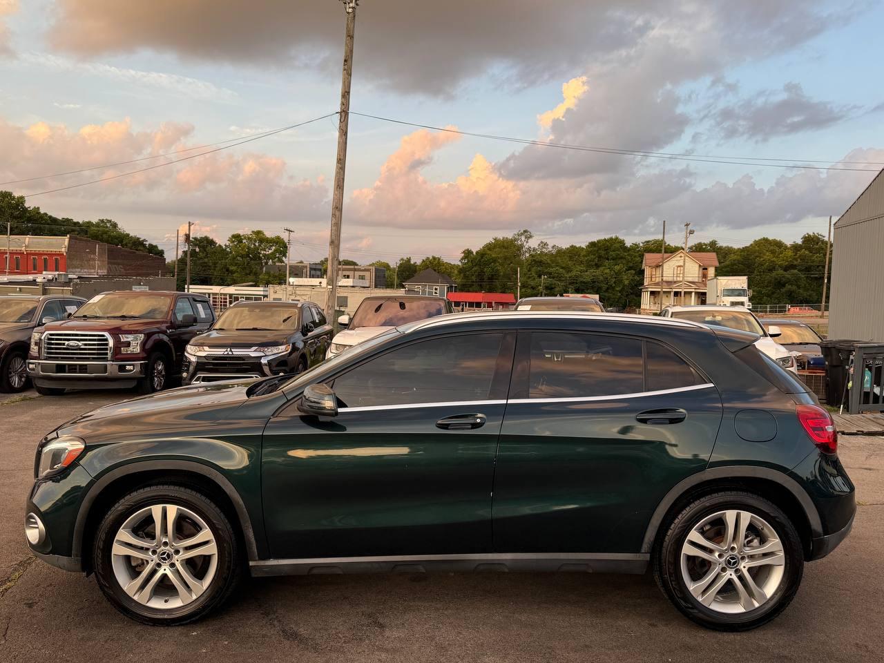 Mercedes-Benz GLA-Class GLA250 2019