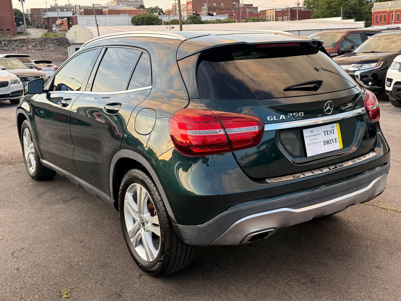 Mercedes-Benz GLA-Class GLA250 2019