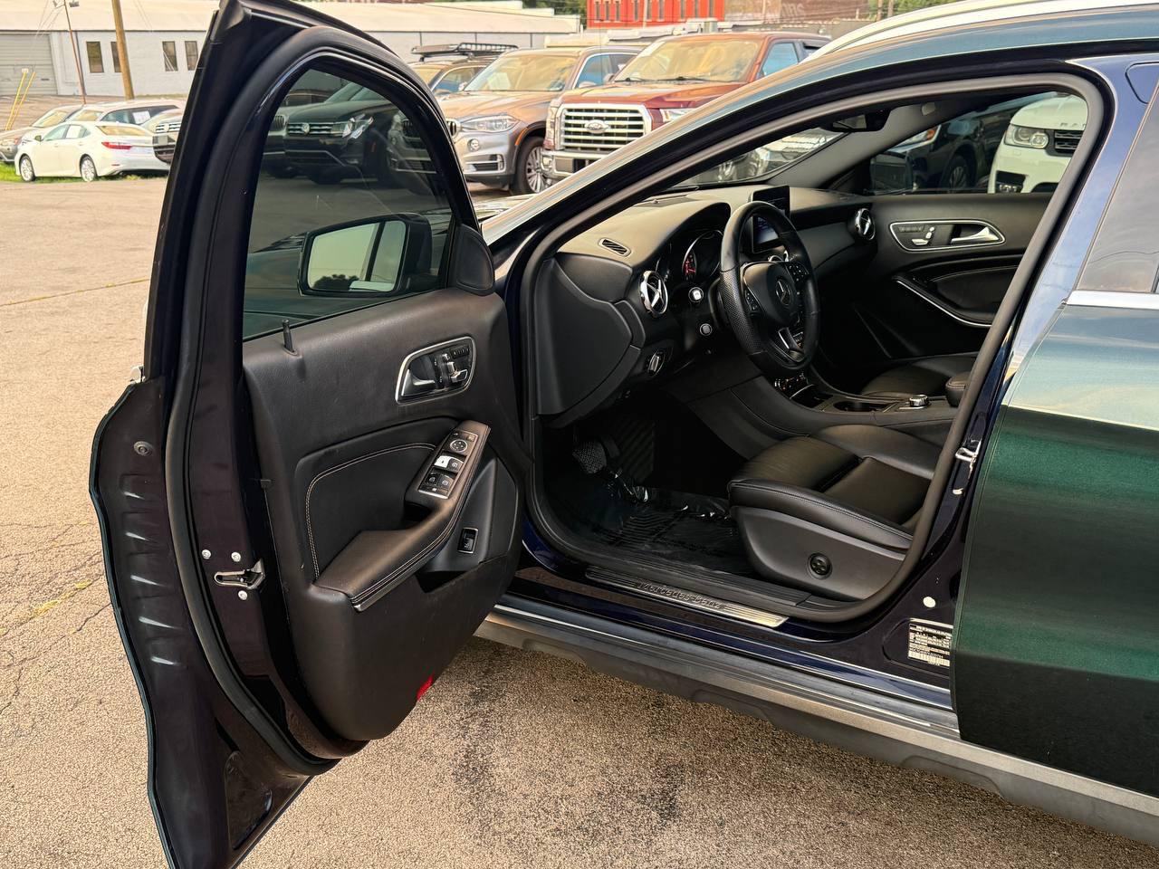 Mercedes-Benz GLA-Class GLA250 2019