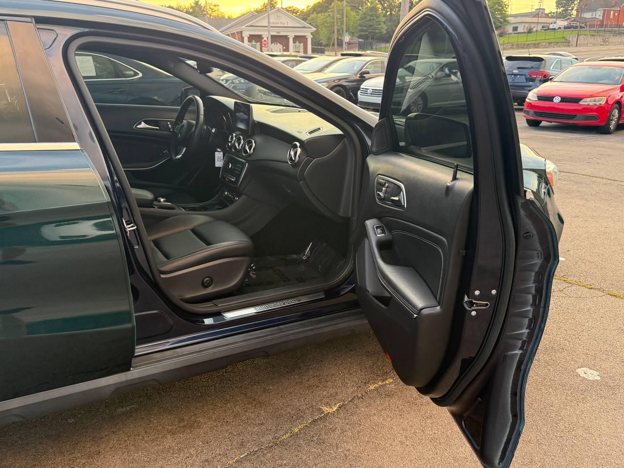 Mercedes-Benz GLA-Class GLA250 2019