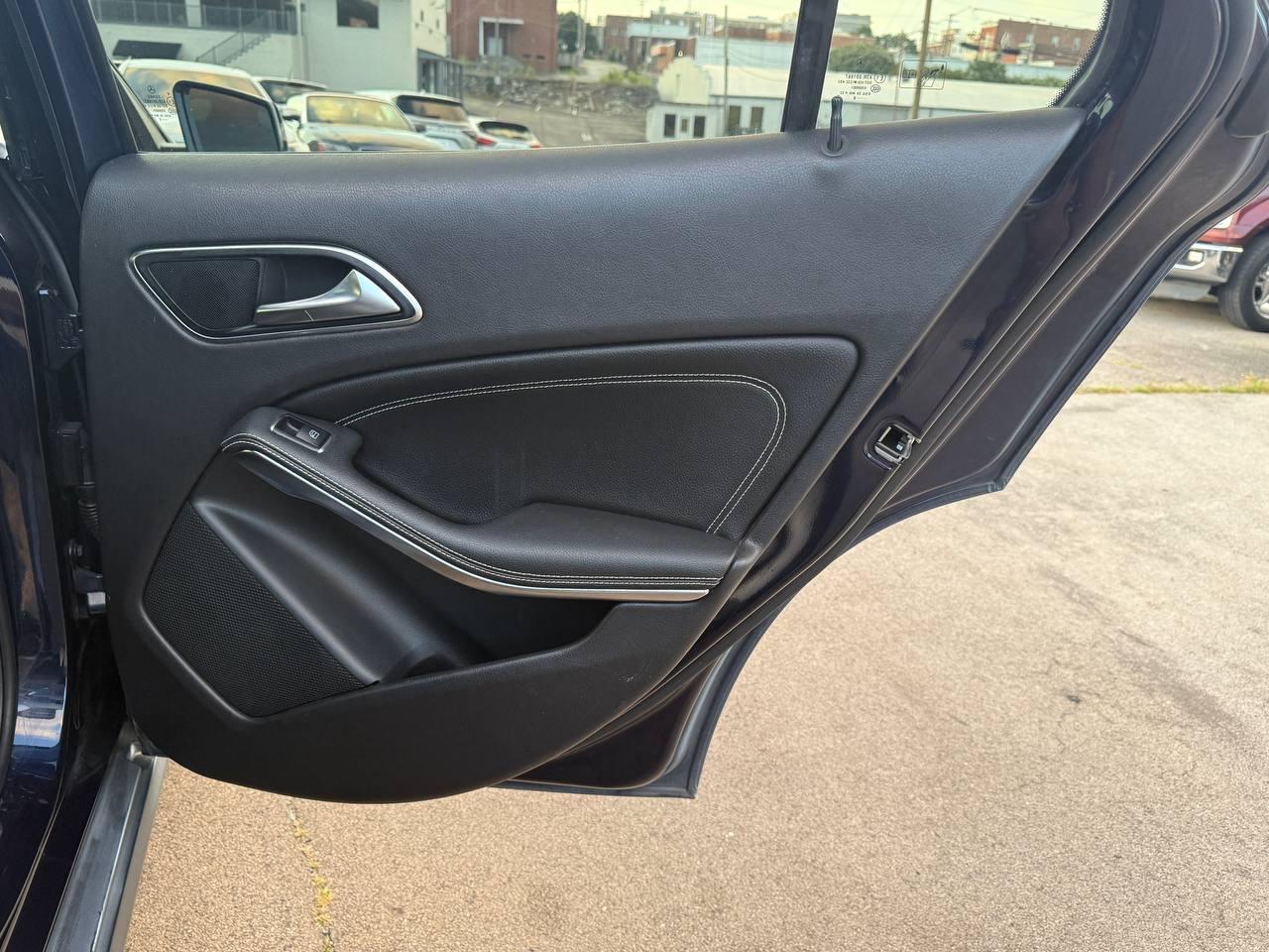Mercedes-Benz GLA-Class GLA250 2019