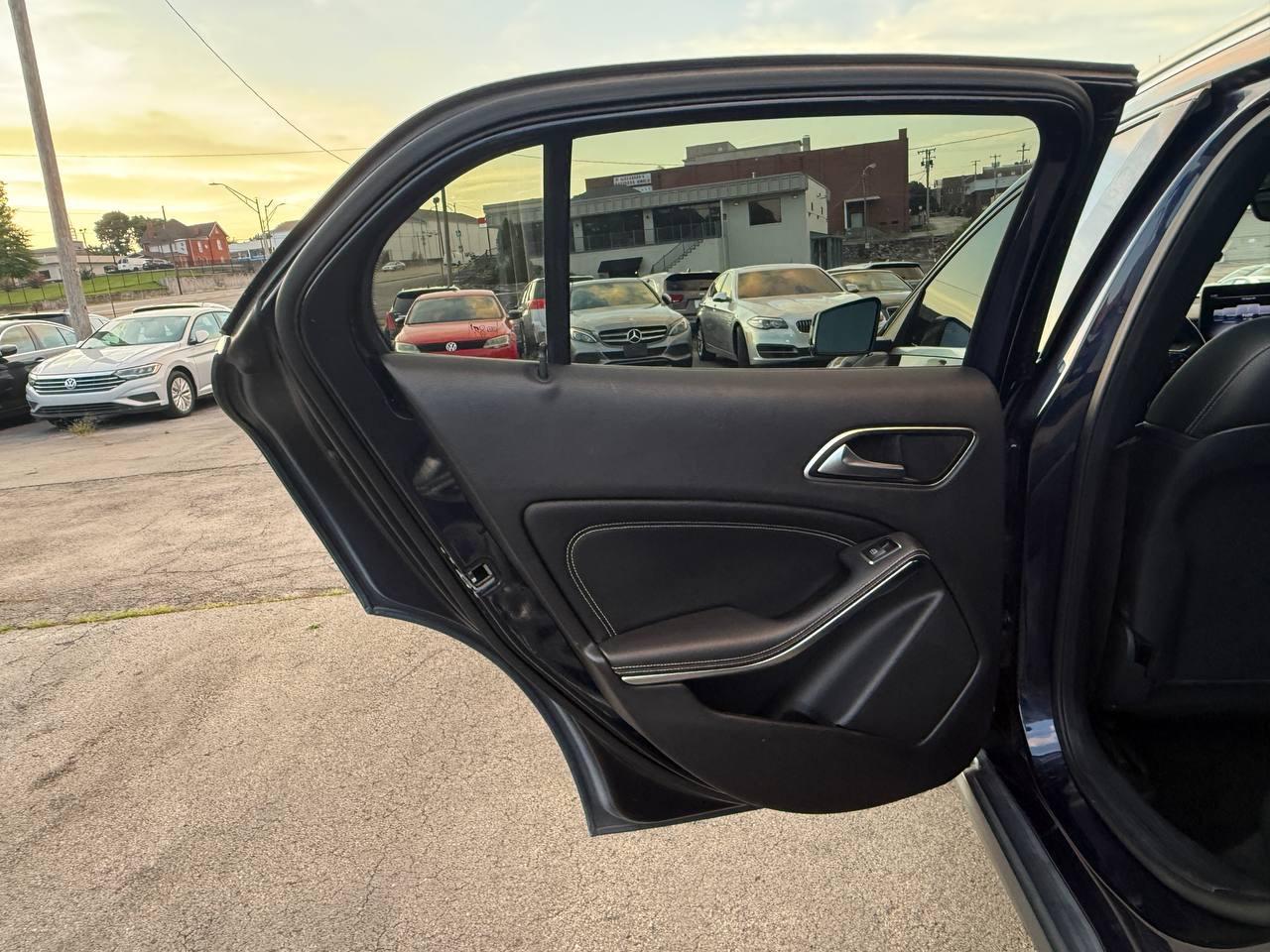 Mercedes-Benz GLA-Class GLA250 2019