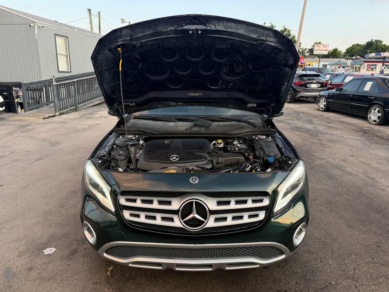 Mercedes-Benz GLA-Class GLA250 2019