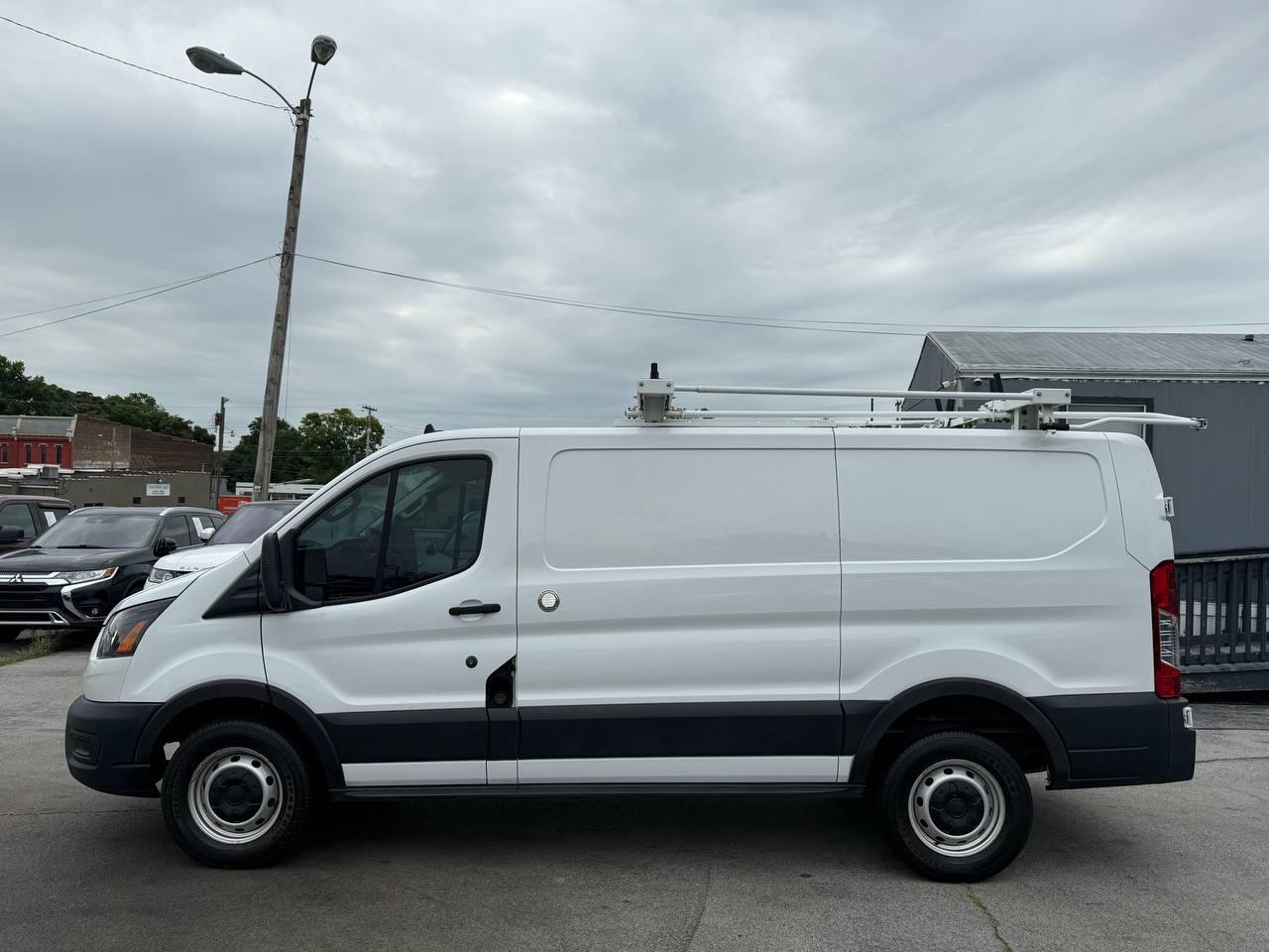 Ford Transit 250 Van Low Roof w/Sliding Pass. 130-in. WB 2020