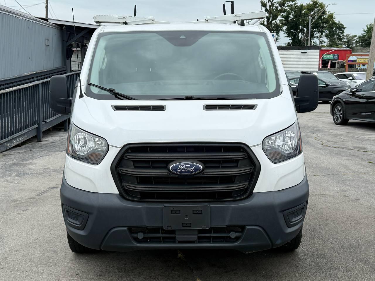 Ford Transit 250 Van Low Roof w/Sliding Pass. 130-in. WB 2020