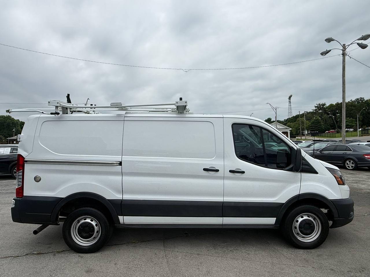 Ford Transit 250 Van Low Roof w/Sliding Pass. 130-in. WB 2020
