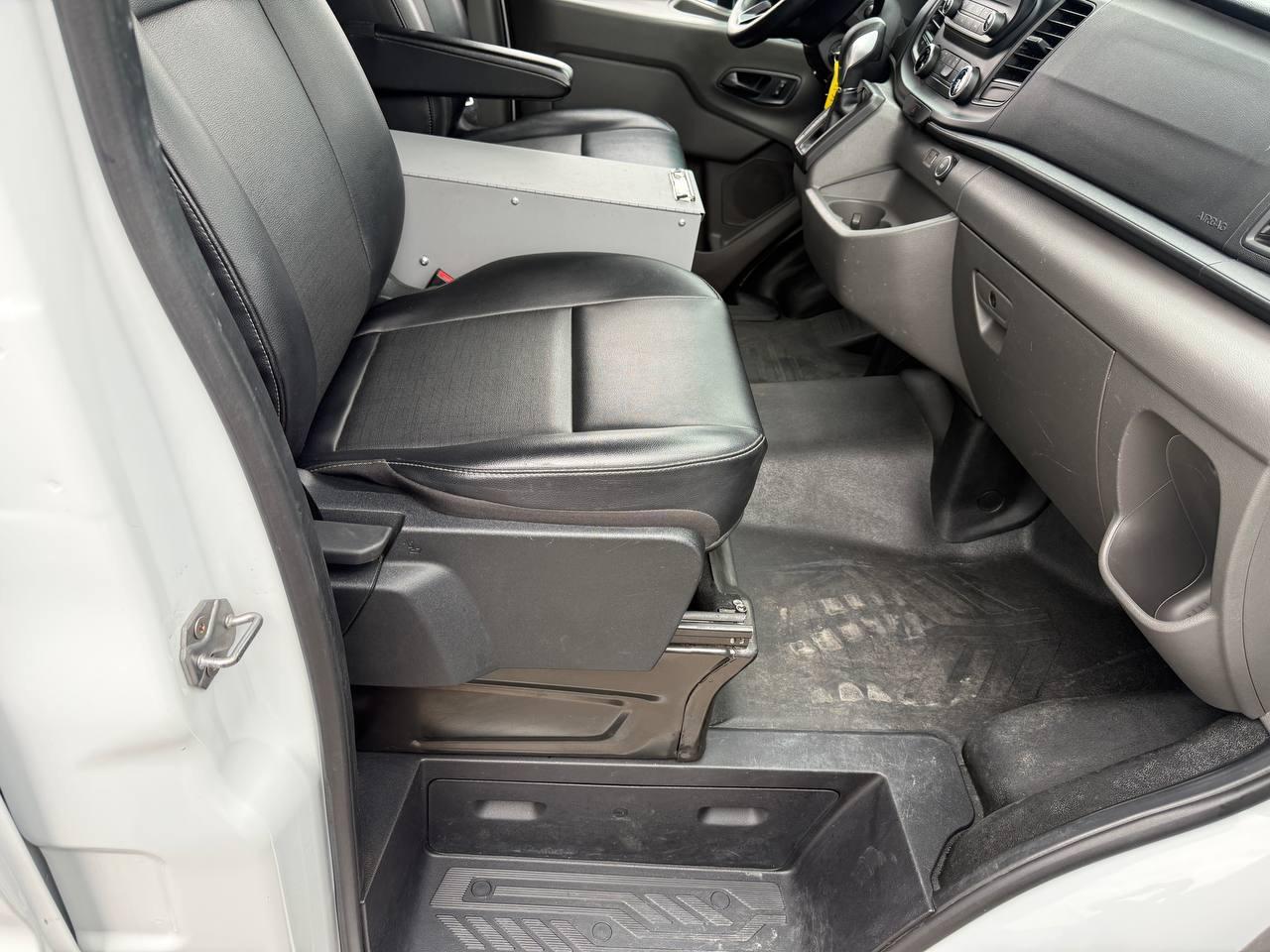 Ford Transit 250 Van Low Roof w/Sliding Pass. 130-in. WB 2020