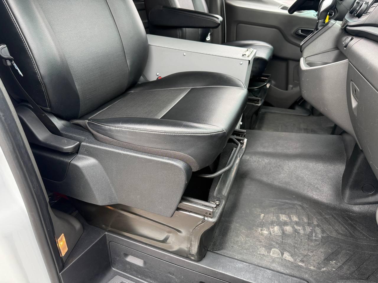 Ford Transit 250 Van Low Roof w/Sliding Pass. 130-in. WB 2020