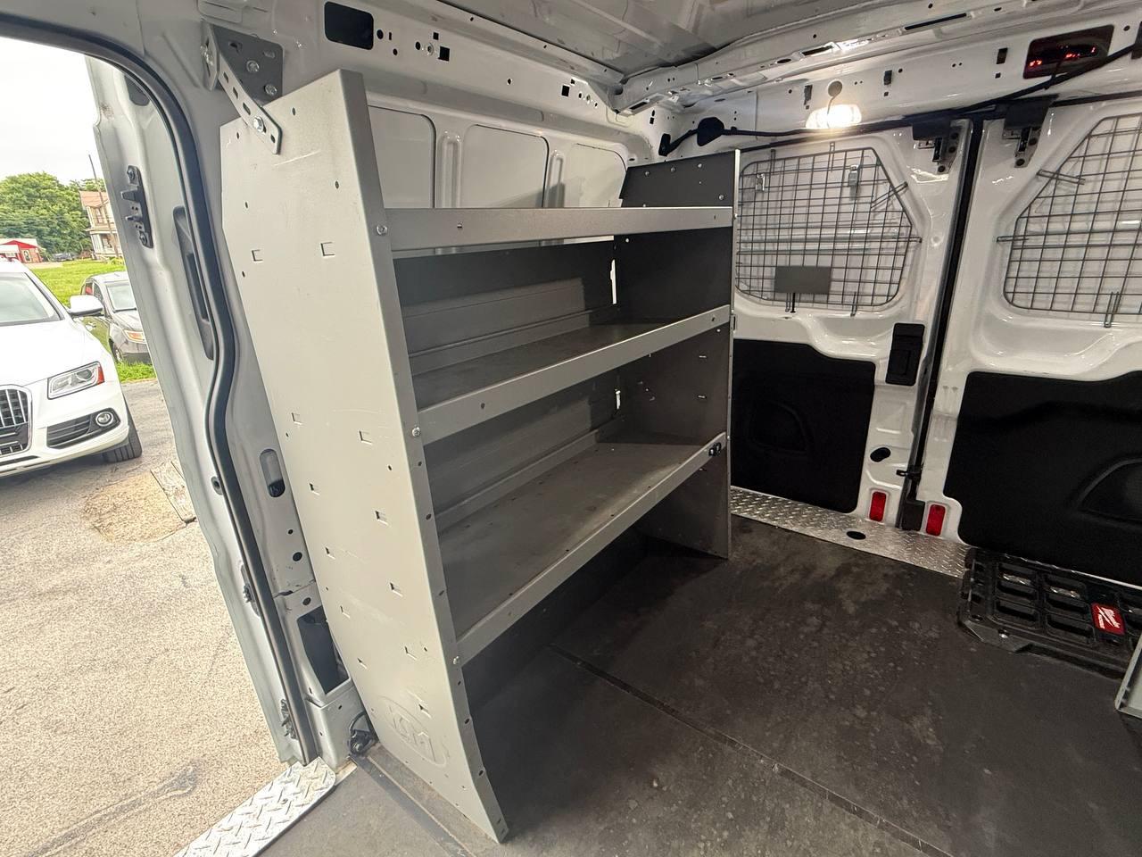 Ford Transit 250 Van Low Roof w/Sliding Pass. 130-in. WB 2020