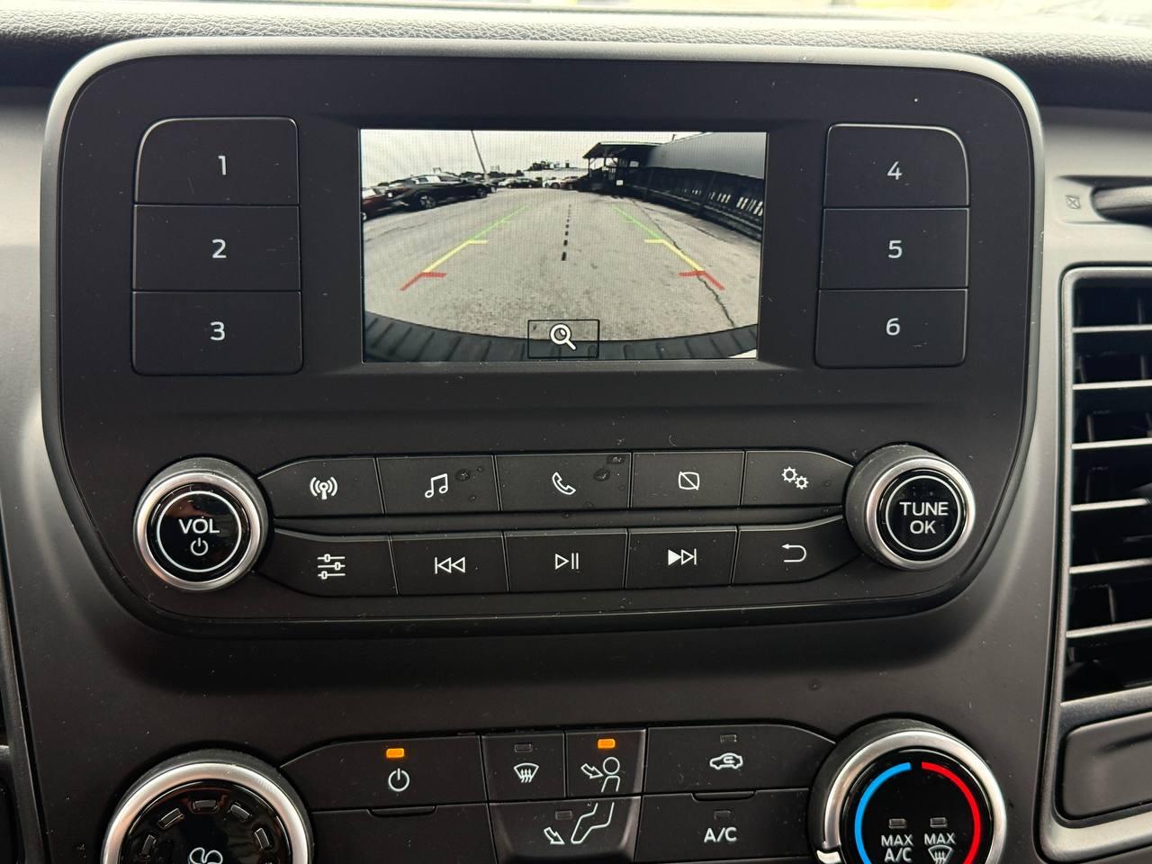 Ford Transit 250 Van Low Roof w/Sliding Pass. 130-in. WB 2020
