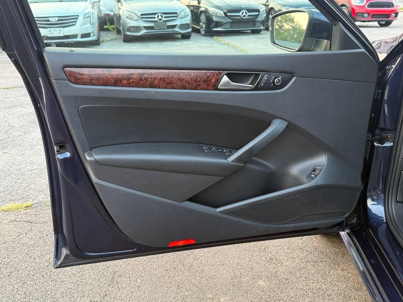 Volkswagen Passat 2.5L SEL 2013