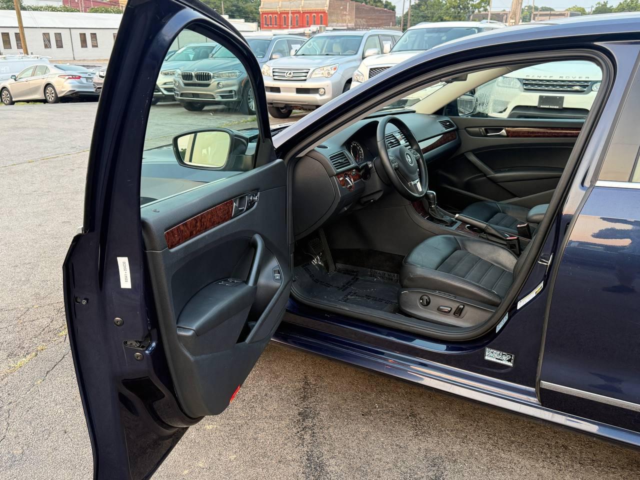 Volkswagen Passat 2.5L SEL 2013