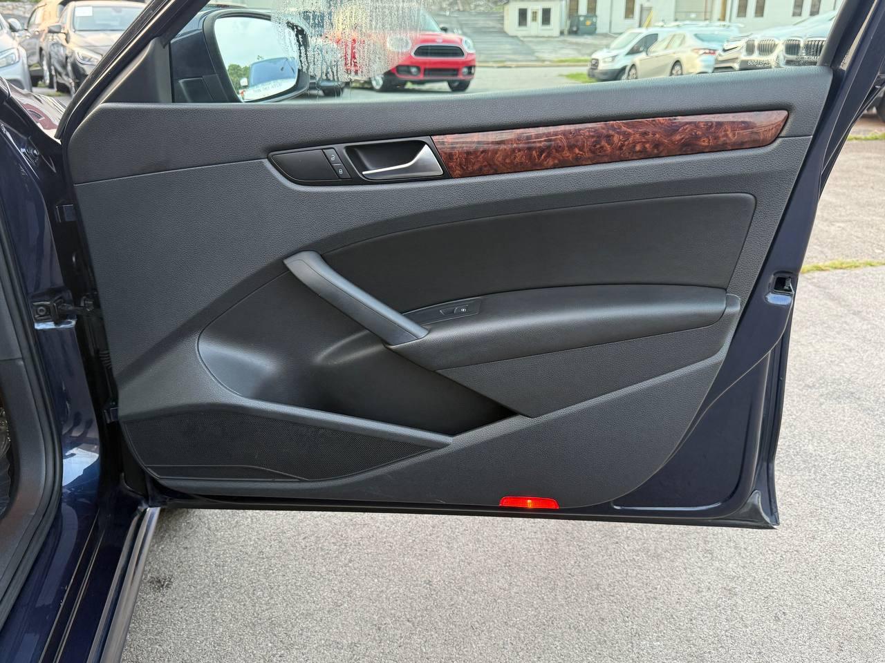 Volkswagen Passat 2.5L SEL 2013