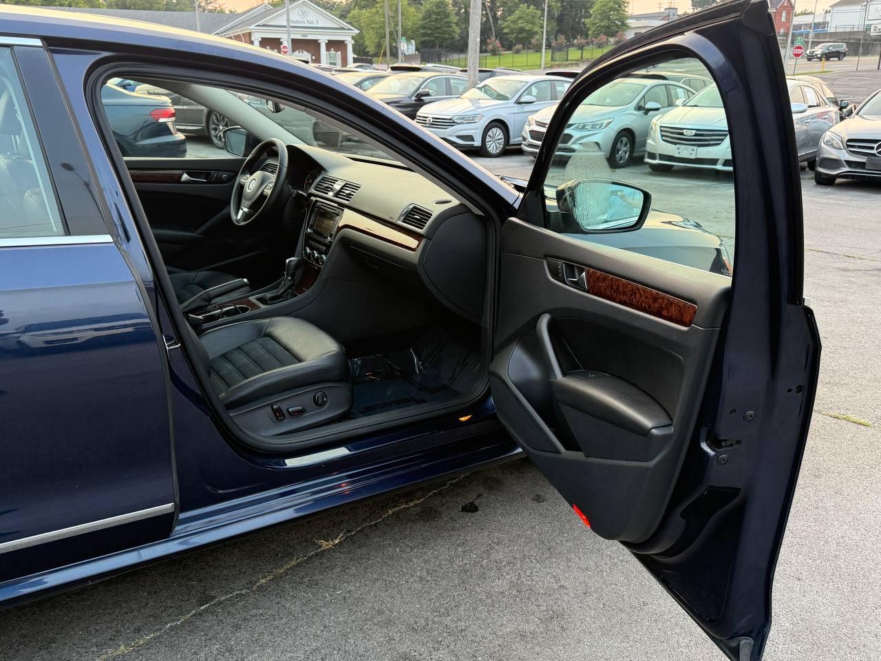 Volkswagen Passat 2.5L SEL 2013