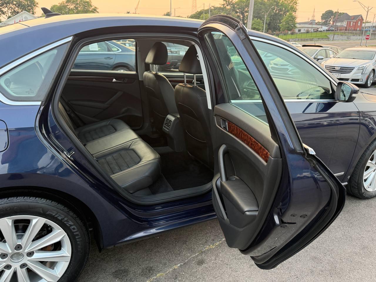 Volkswagen Passat 2.5L SEL 2013