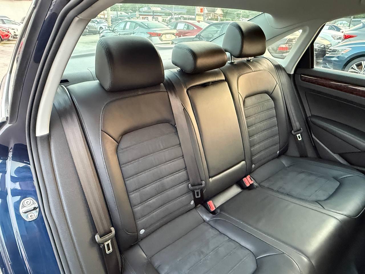 Volkswagen Passat 2.5L SEL 2013
