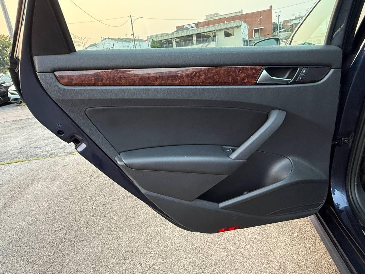 Volkswagen Passat 2.5L SEL 2013