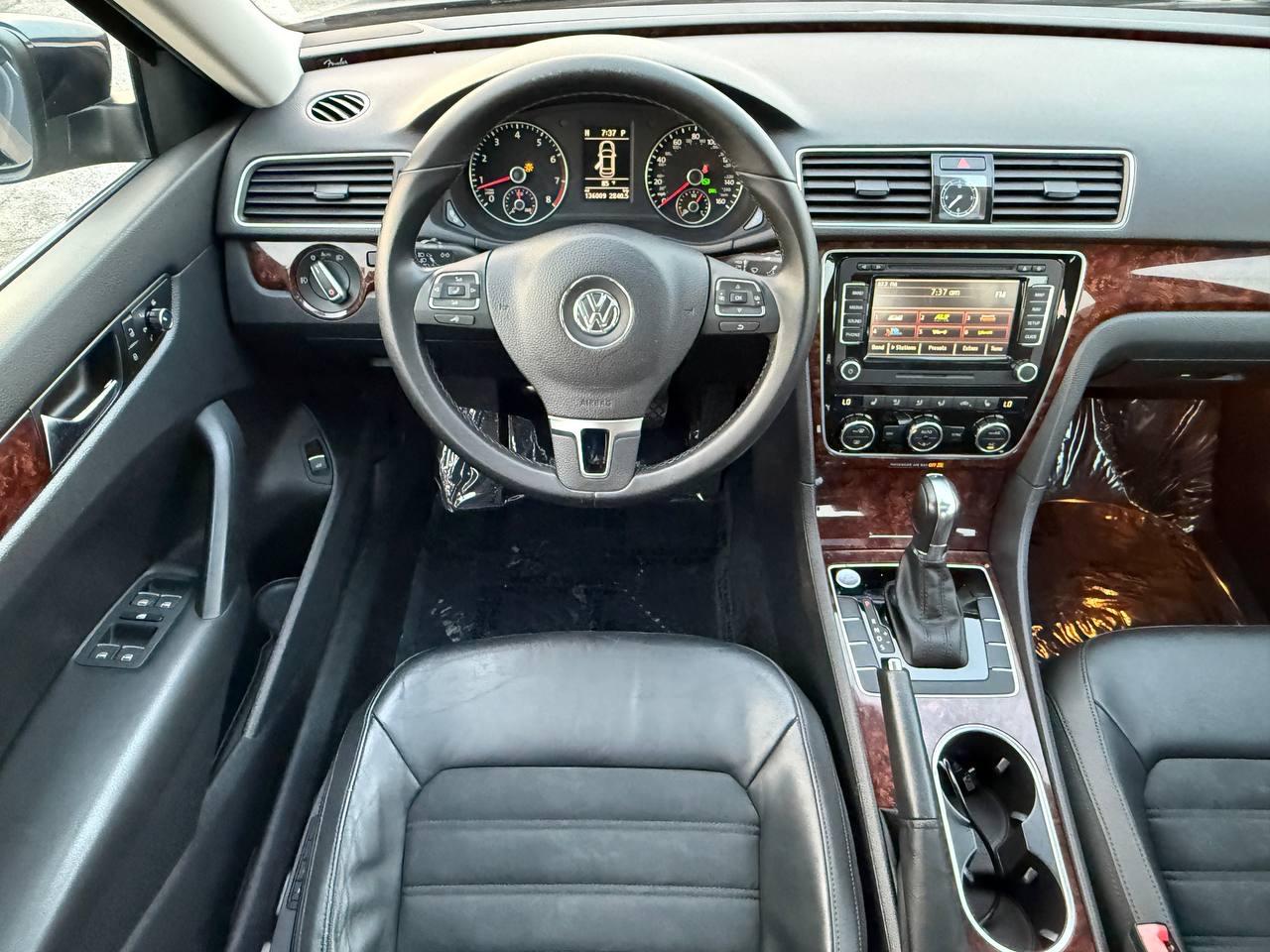 Volkswagen Passat 2.5L SEL 2013