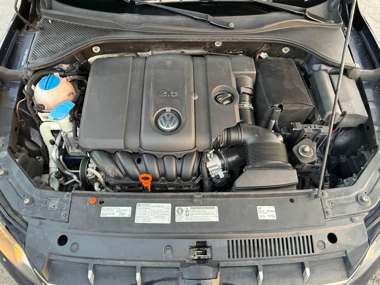 Volkswagen Passat 2.5L SEL 2013
