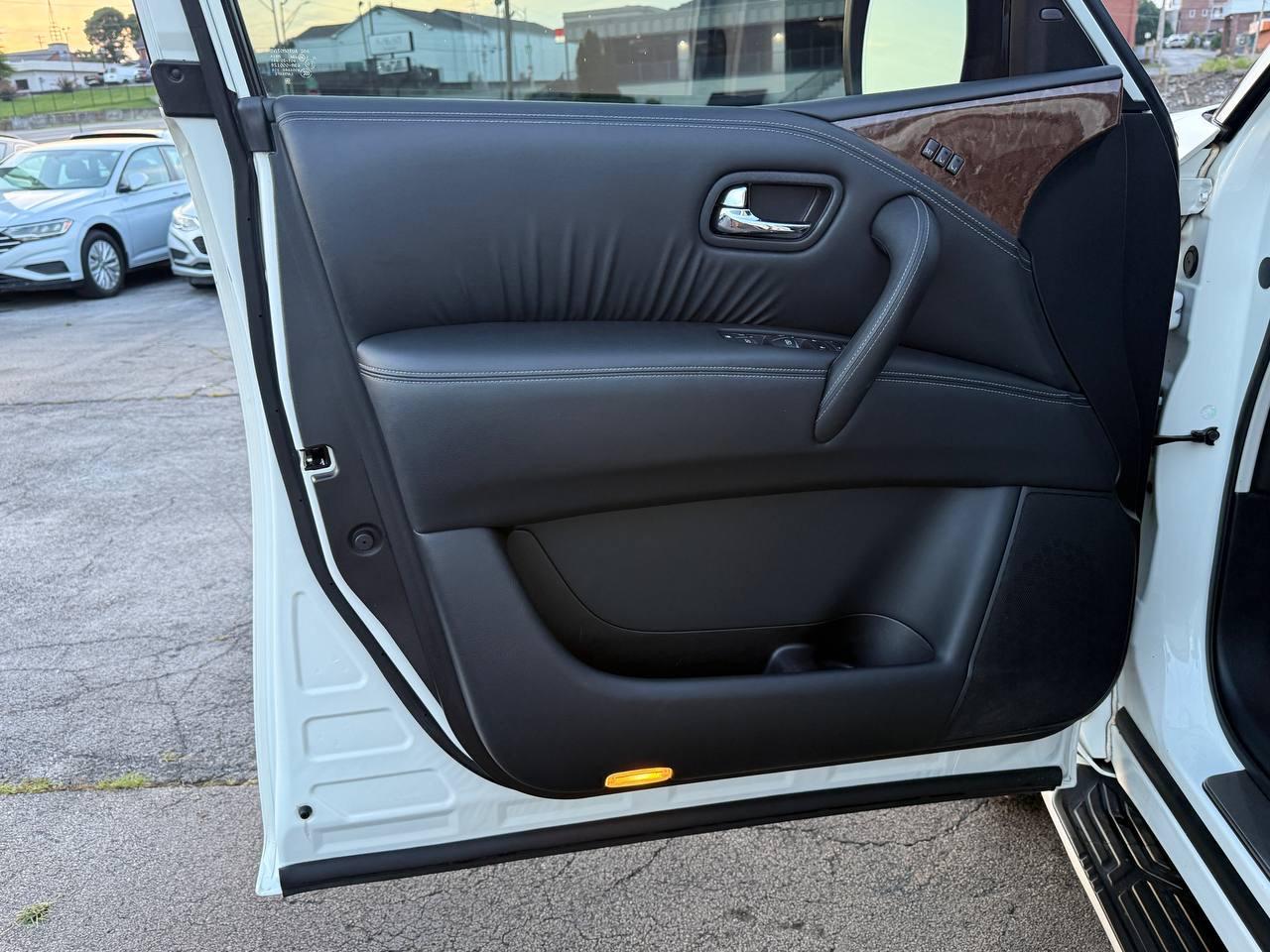 Infiniti QX80 4WD 2016