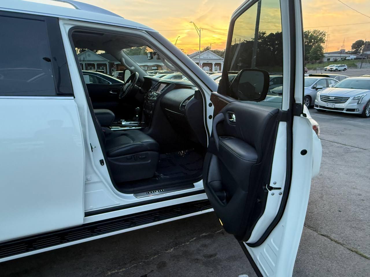 Infiniti QX80 4WD 2016
