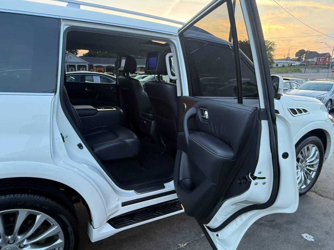 Infiniti QX80 4WD 2016