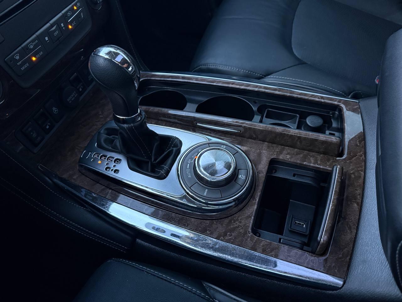 Infiniti QX80 4WD 2016
