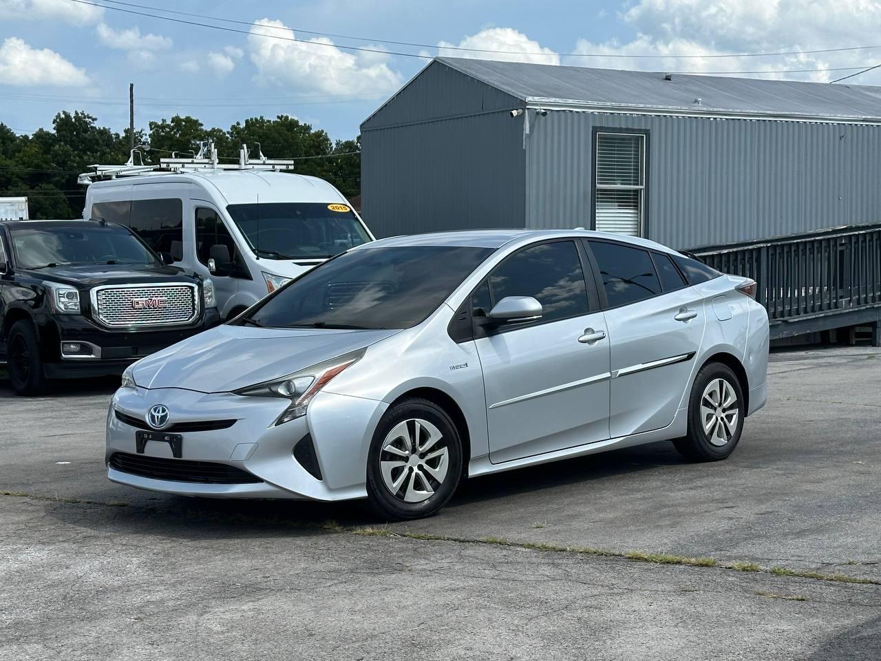 Toyota Prius Two 2016