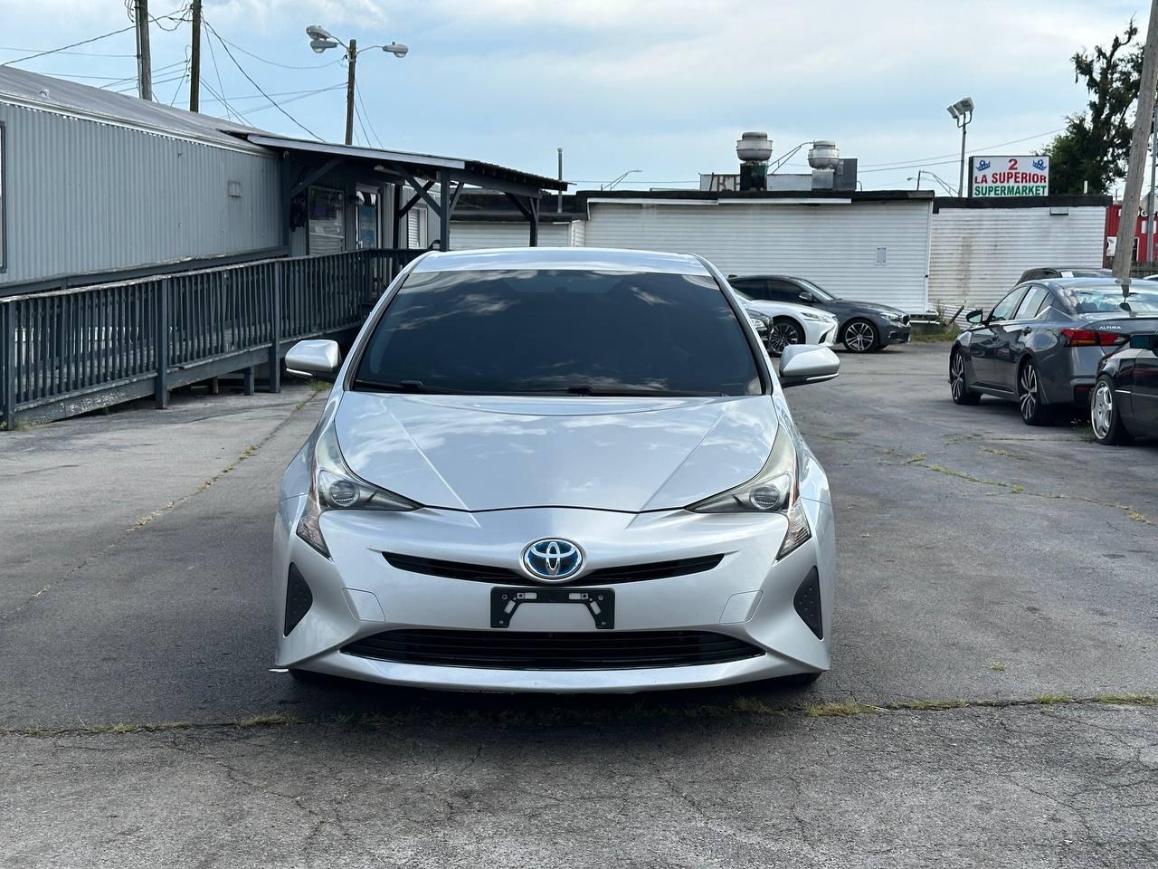 Toyota Prius Two 2016