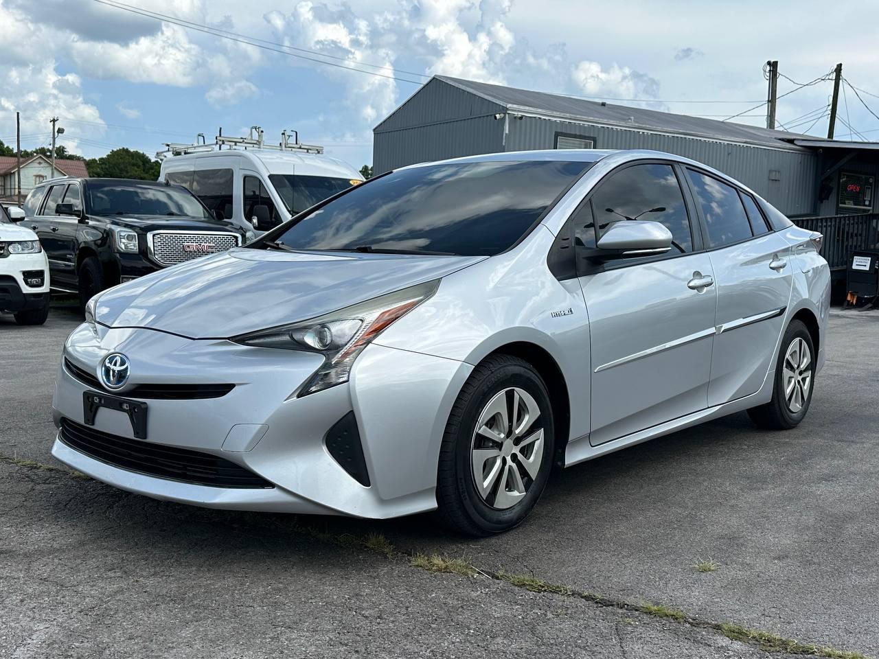 Toyota Prius Two 2016