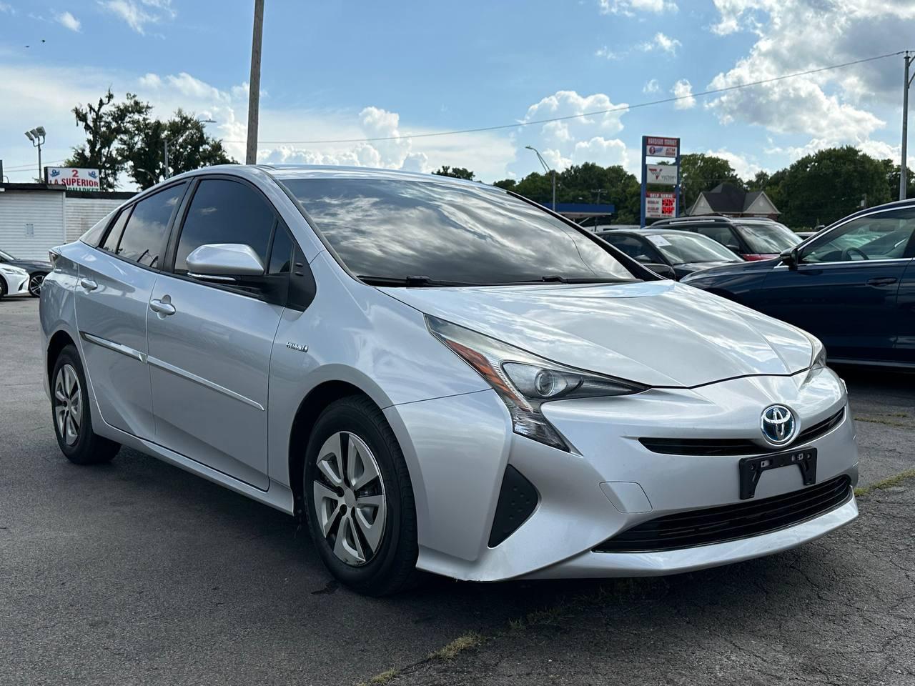 Toyota Prius Two 2016
