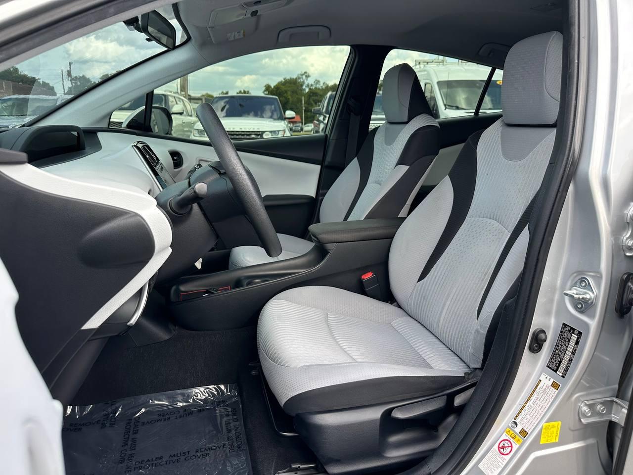 Toyota Prius Two 2016