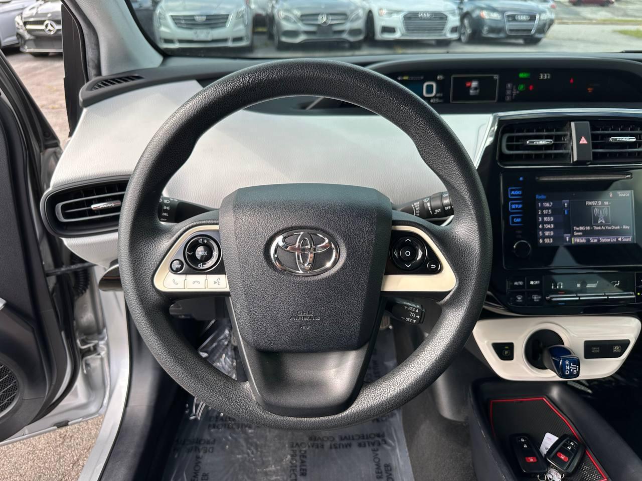 Toyota Prius Two 2016