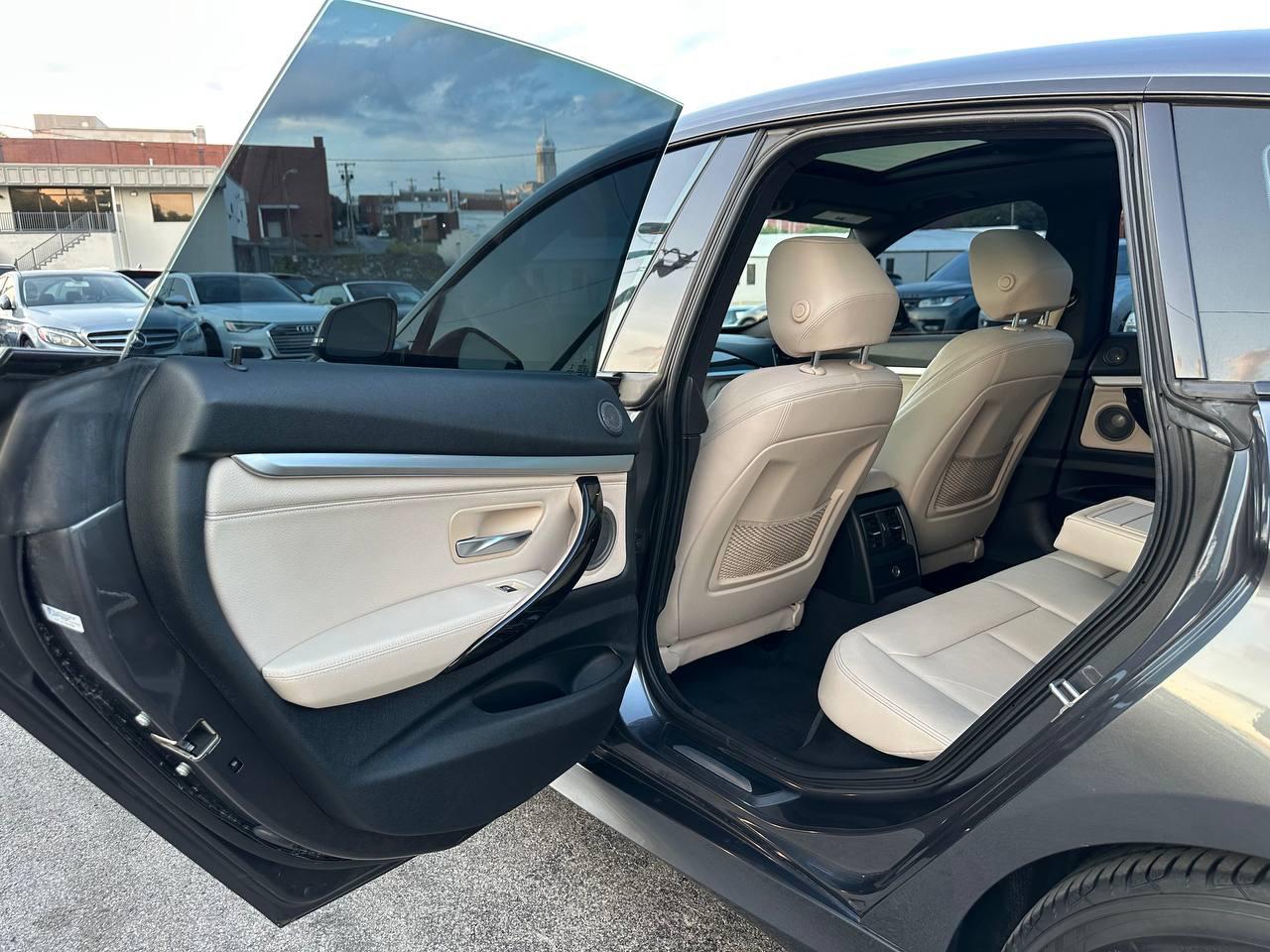 BMW 3-Series Gran Turismo 330i xDrive 2018