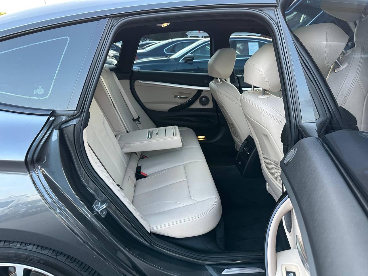 BMW 3-Series Gran Turismo 330i xDrive 2018