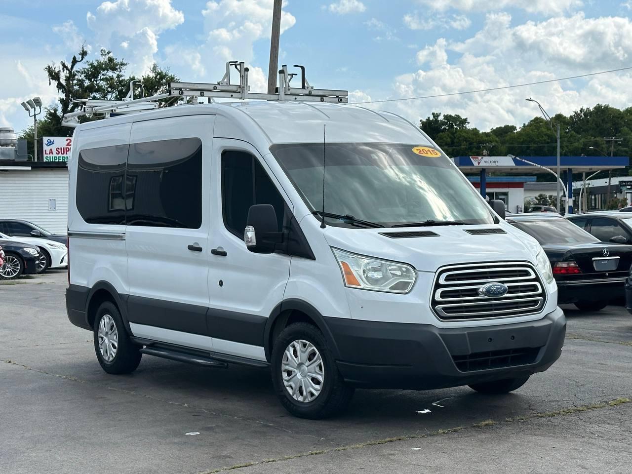 Ford Transit 150 Wagon Med. Roof XL w/Sliding Pass. 130-in. WB 2015